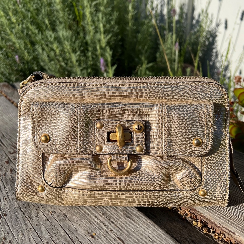 Juicy Couture Gold Clutch Wristlet Handbag B2-6 - Picture 3 of 11